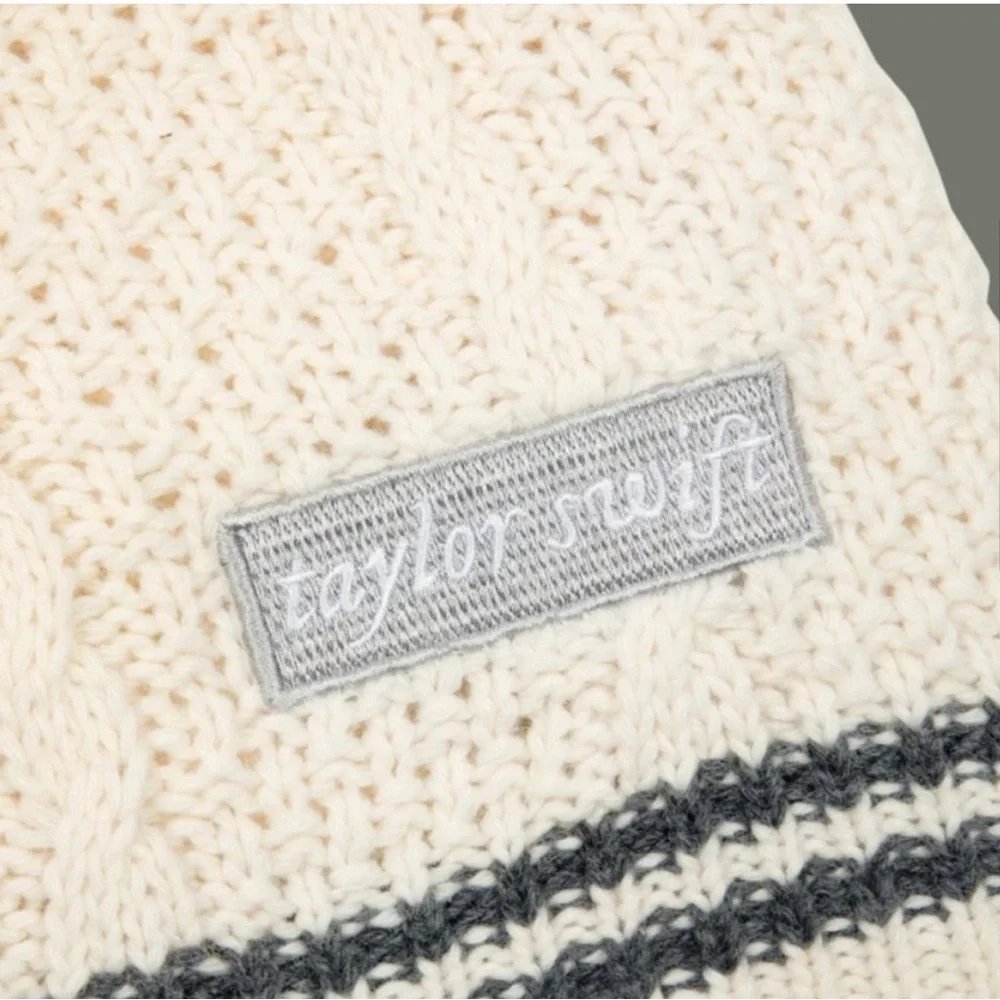 Official Taylor Swift Folklore Cardigan (size: m/l) - Picture 3 of 4